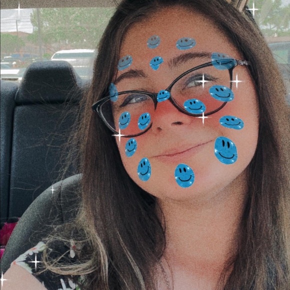 Meet your Posher, Trinity - Picture 1 of 1